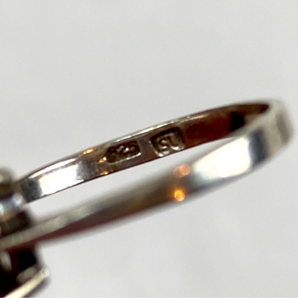 Cubic zirconia faceted solitaire 925 sterling silver ring artist initials SU - Picture 5 of 8